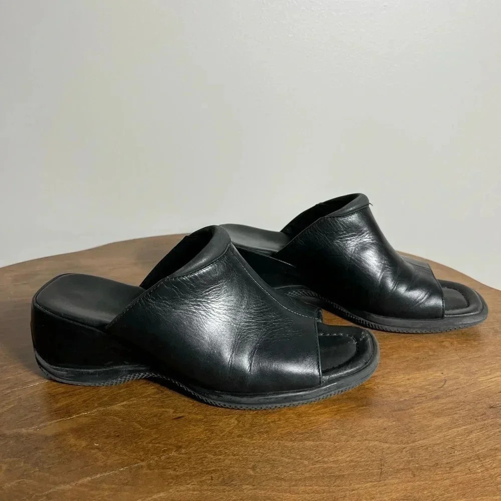 Ecco Black Open Toe‎ Mules 3.5